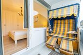 SüdbFerienalkon mit Zugang zum Schlafzimmer