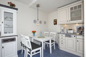 Wohnzimmer Essplatz und offener Küche
