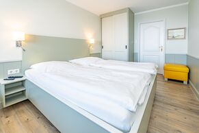 Wohn,-Schlafraum mit Doppelbett