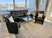 Wohnzimmer - Schlafsofa mit zwei Sesseln