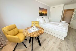 Wohn und Schlafbereich mit Sitzecke