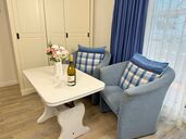 Wohnzimmer - Sessel & Couchtisch