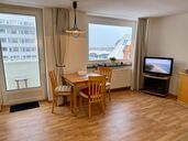 Essplatz mit kleinem Meerblick