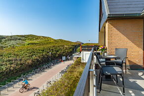 Balkon, Ausblick zu Strandübergang und Dünen 