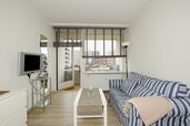Wohn-,Schlafraum mit Zugang zu der Sued-Loggia