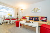 Wohnzimmer mit Sofa