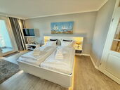 Wohn-/ Schlafzimmer - Doppelbett